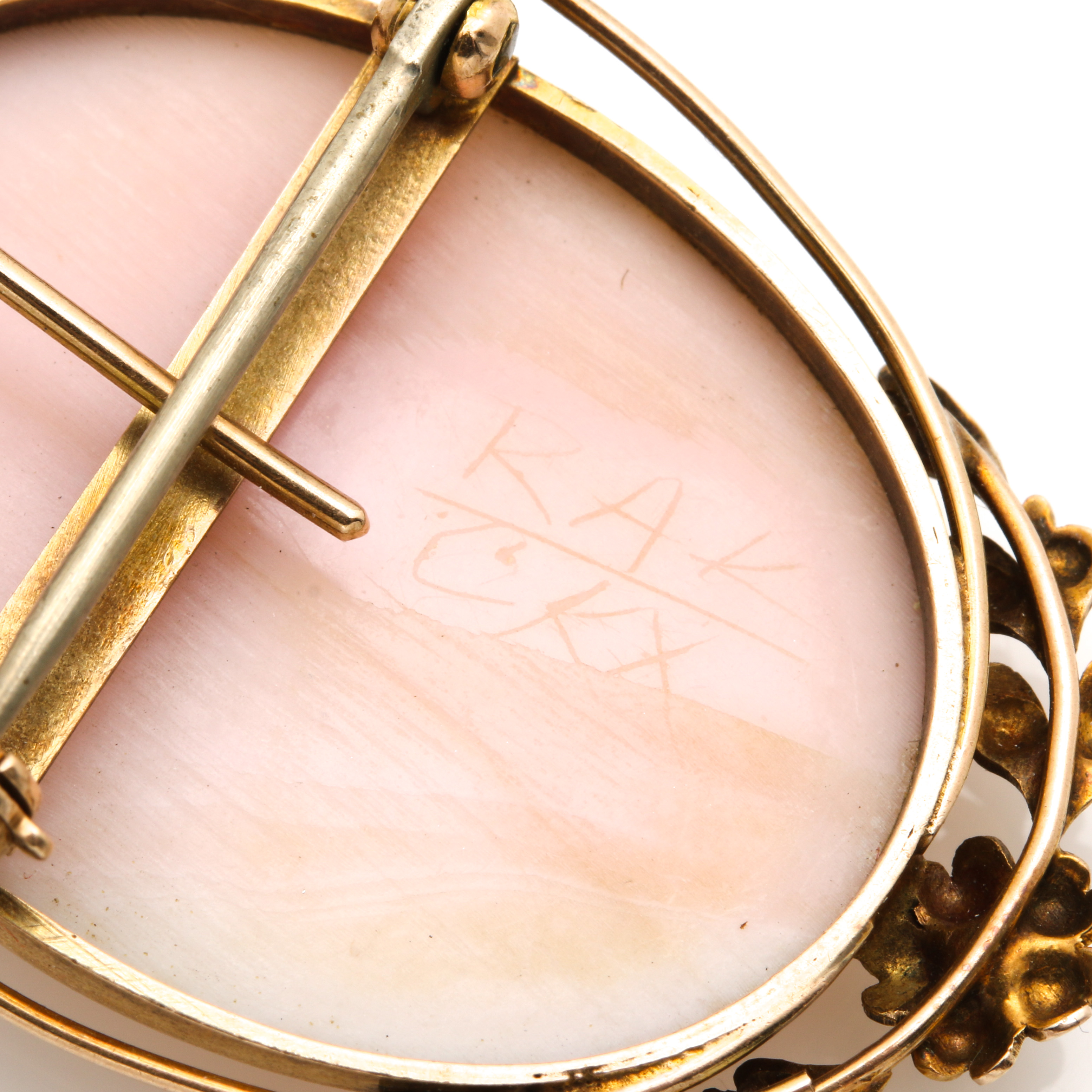 Arts and Crafts 10K Yellow Gold Cameo