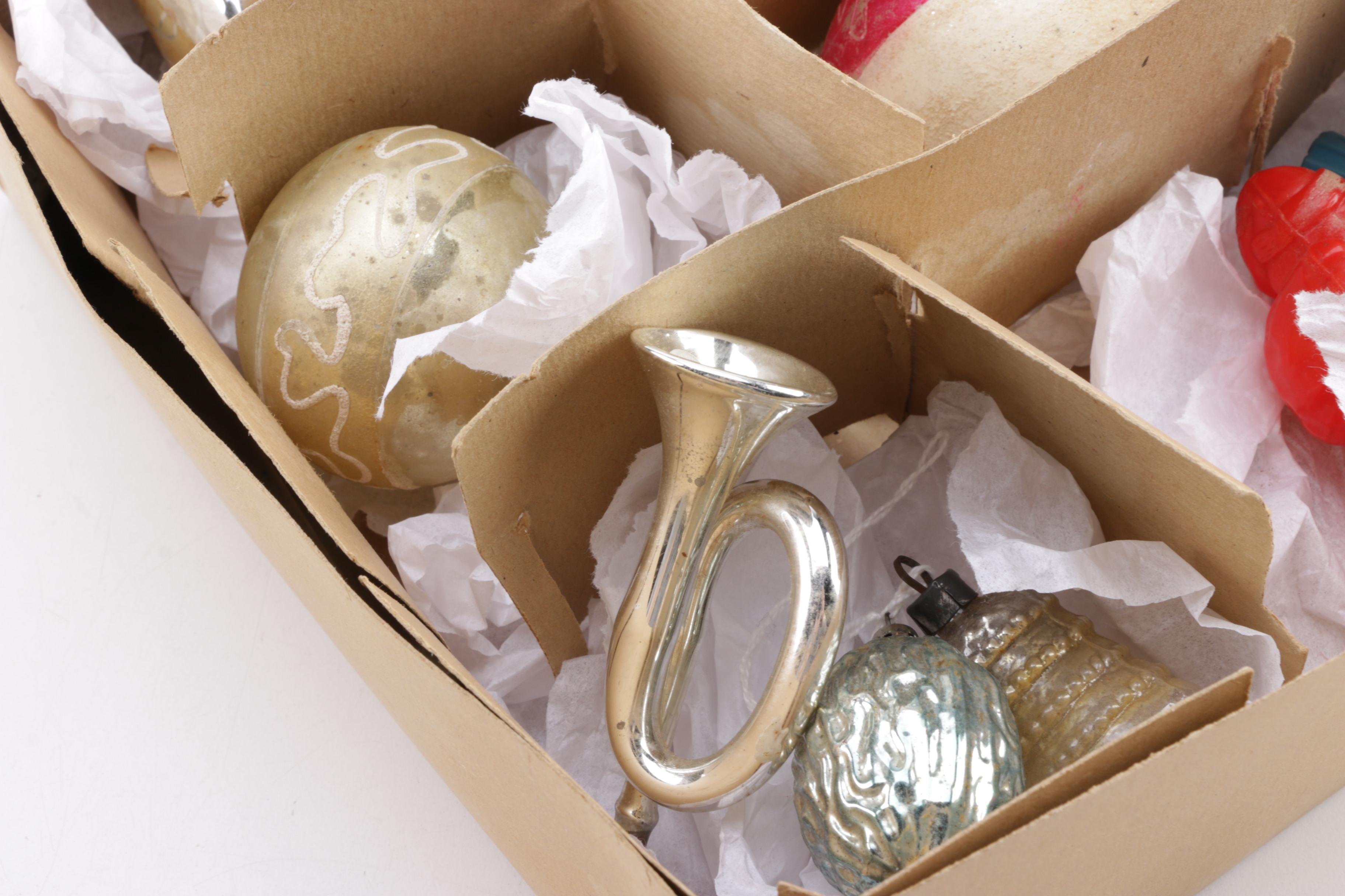 Vintage Christmas Ornaments, Bulbs, and Decor