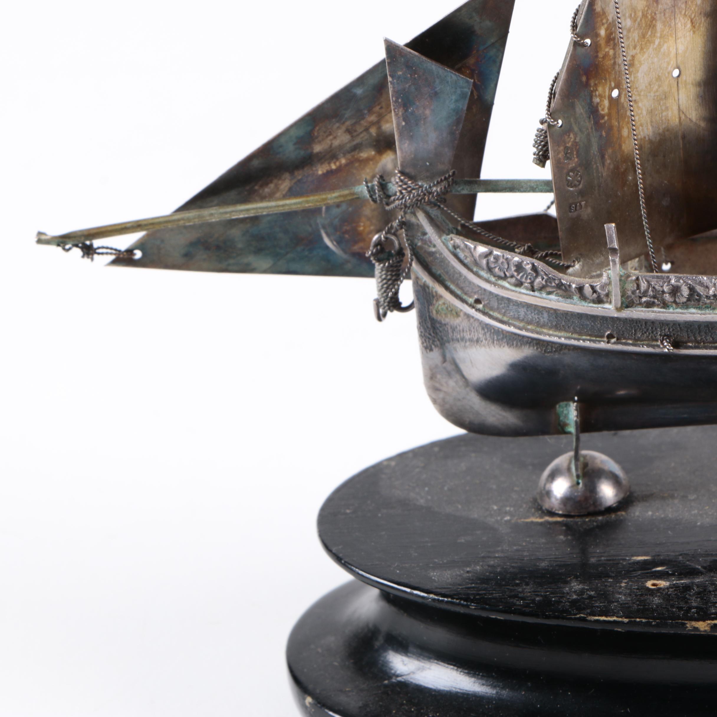 Malta 917 Silver Model Sailboat