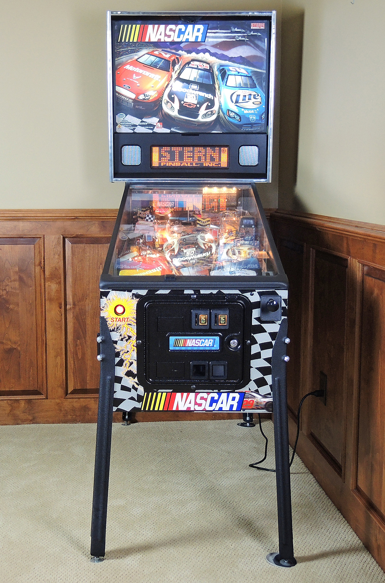 Stern "NASCAR" Pinball Machine