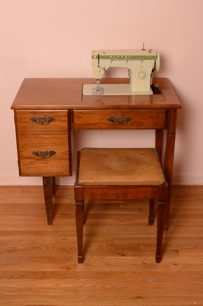 Vintage Singer Fashion Mate Sewing Machine and Table
