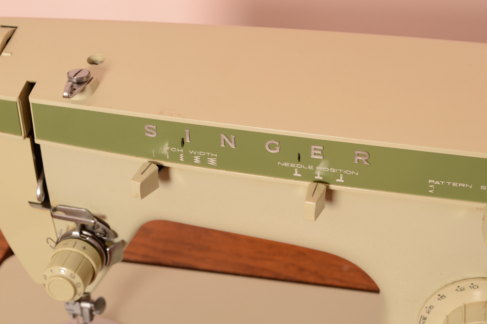 Vintage Singer Fashion Mate Sewing Machine and Table