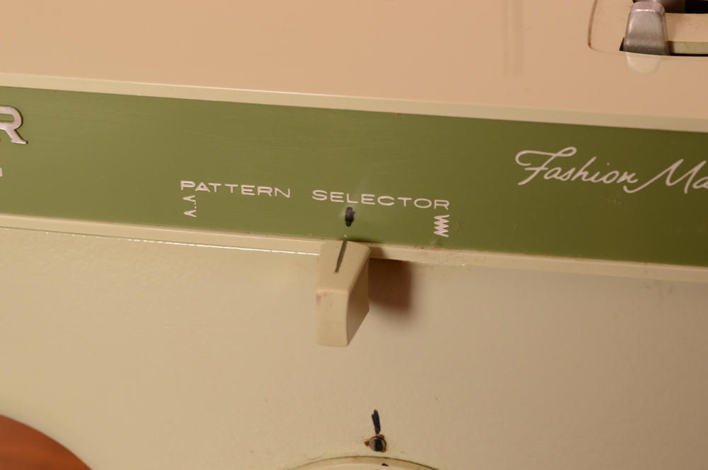 Vintage Singer Fashion Mate Sewing Machine and Table