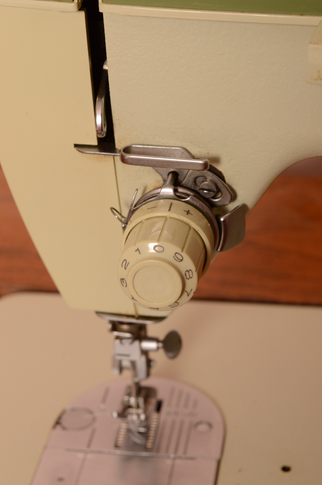 Vintage Singer Fashion Mate Sewing Machine and Table