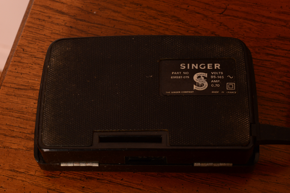 Vintage Singer Fashion Mate Sewing Machine and Table