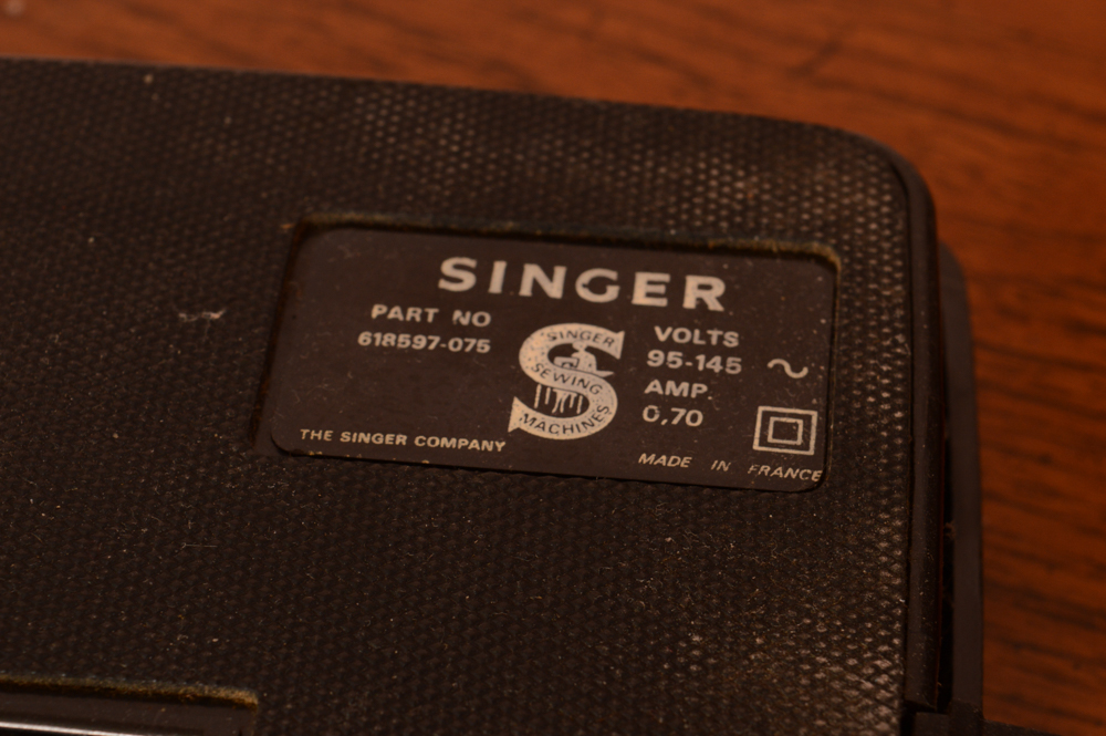 Vintage Singer Fashion Mate Sewing Machine and Table