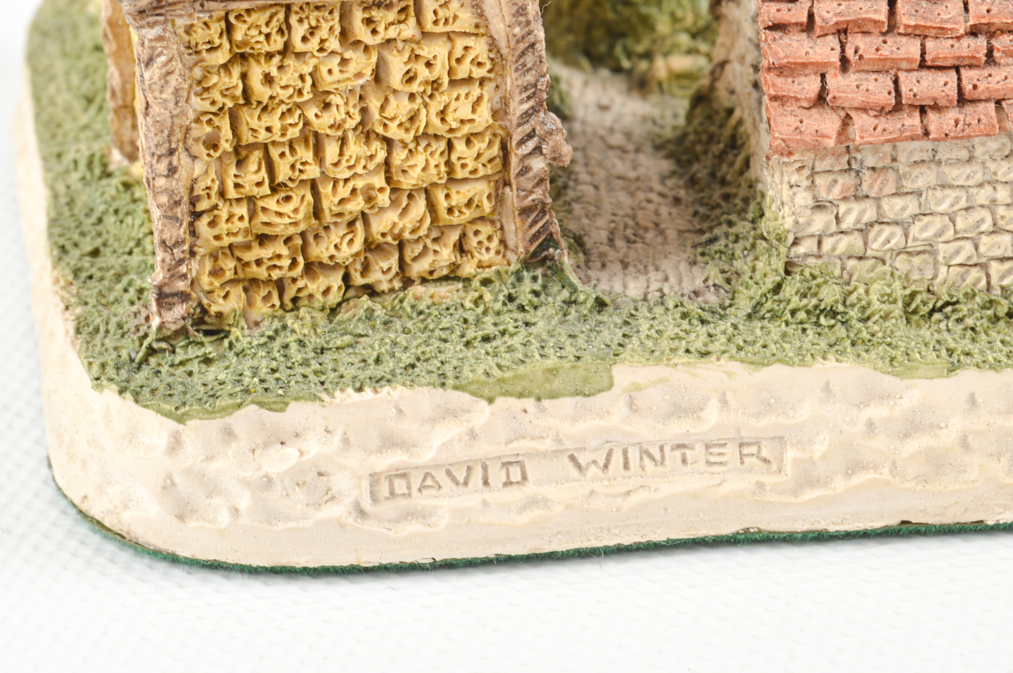 David Winter Cottage Figurines