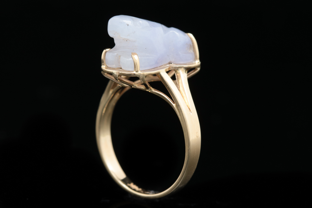 14K Yellow Gold and Carved Purple Jadeite Frog Ring