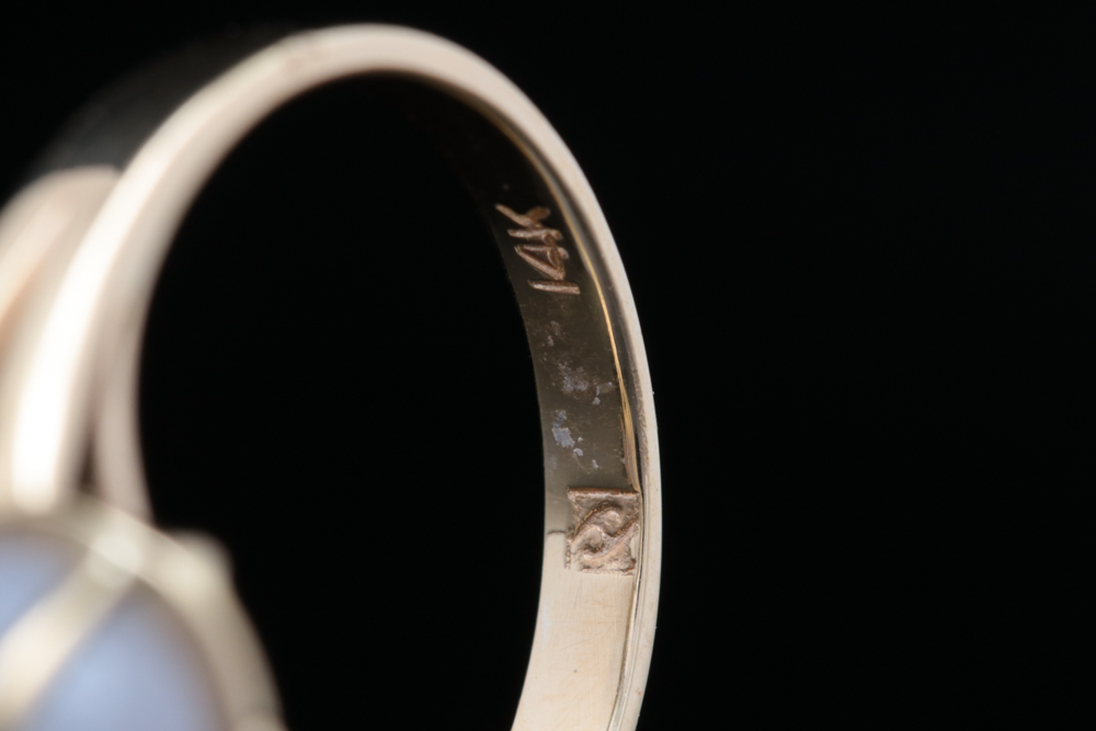 14K Yellow Gold and Carved Purple Jadeite Frog Ring