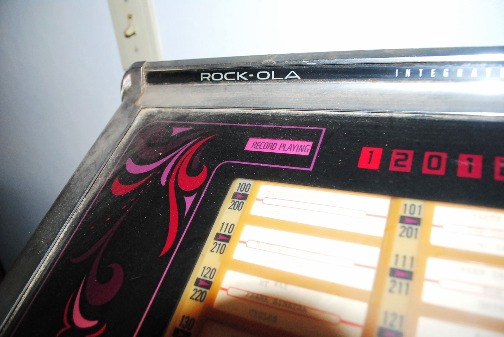 Vintage 1973 Rock-Ola Jukebox