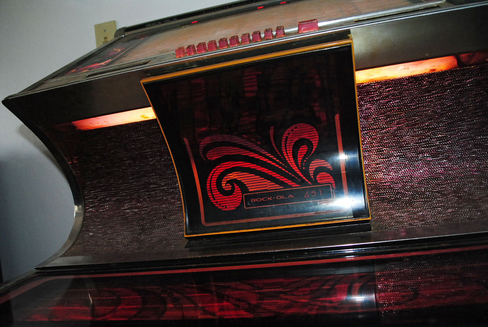 Vintage 1973 Rock-Ola Jukebox