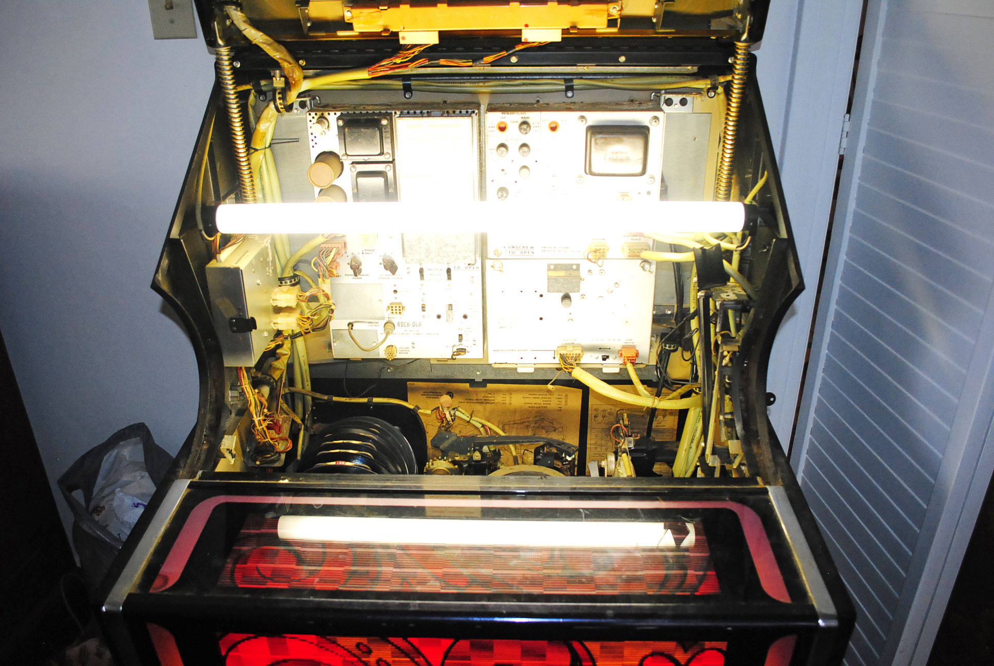 Vintage 1973 Rock-Ola Jukebox