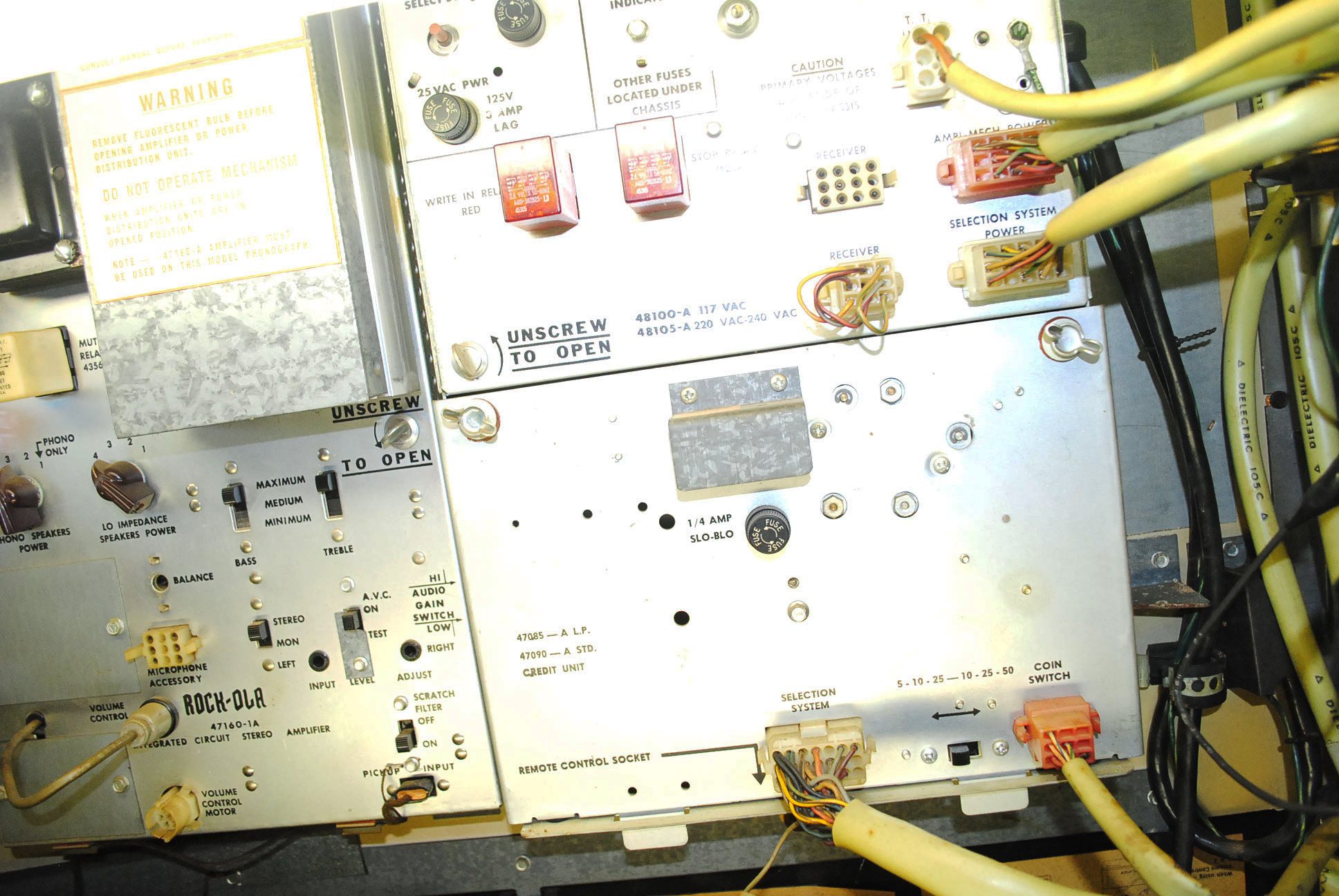 Vintage 1973 Rock-Ola Jukebox