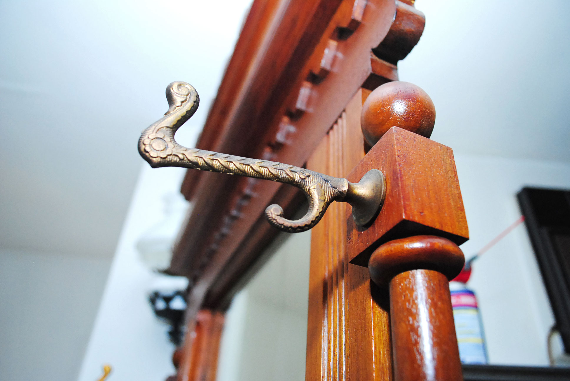 Antique Victorian Eastlake Walnut Hall Tree