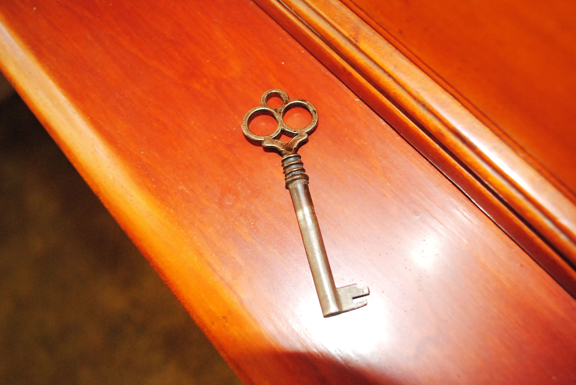 Antique Mid-Atlantic Late Federal Cherry Cupboard / Press