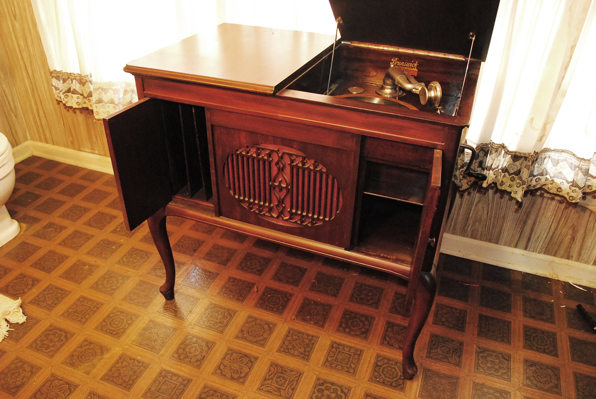 1920s Brunswick York Model Phonograph