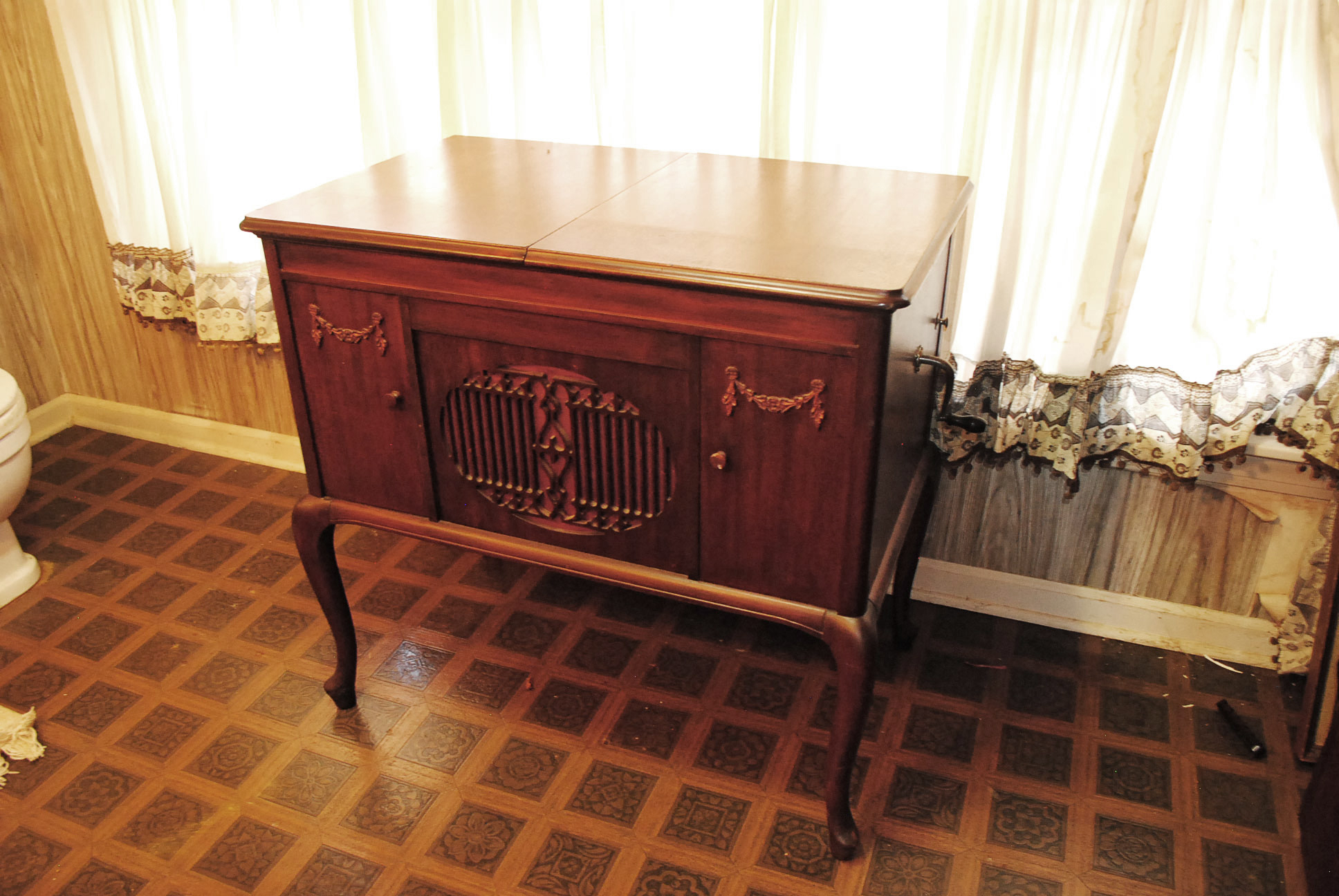 1920s Brunswick York Model Phonograph