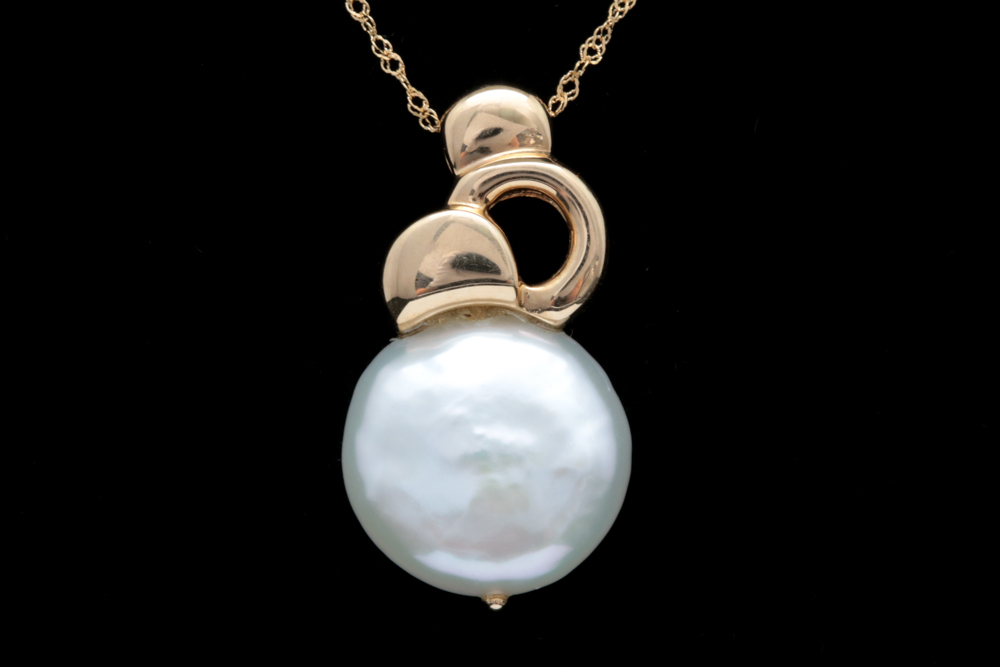 14K Yellow Gold and Coin Pearl Pendant with Chain