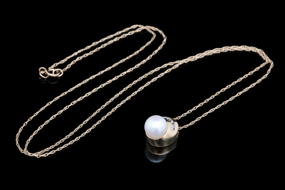 10K Yellow Gold, Freshwater Pearl and Diamond Pendant with Chain
