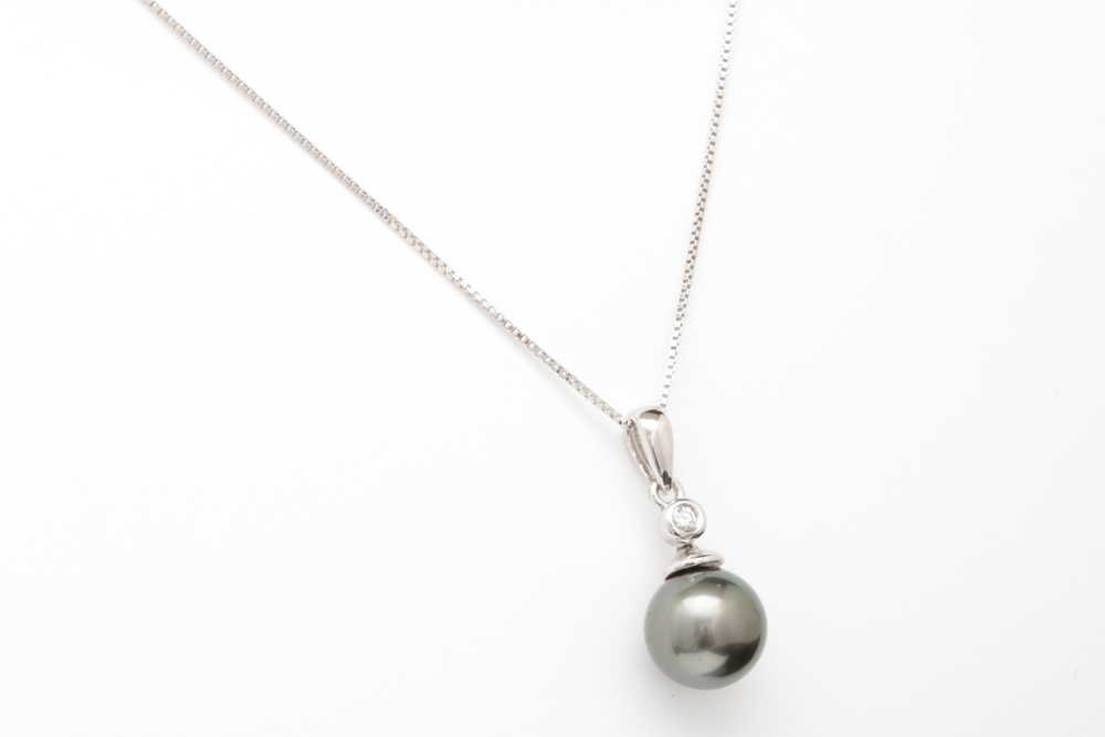 Sterling Silver and Dyed Akoya Pearl Pendant with Chain