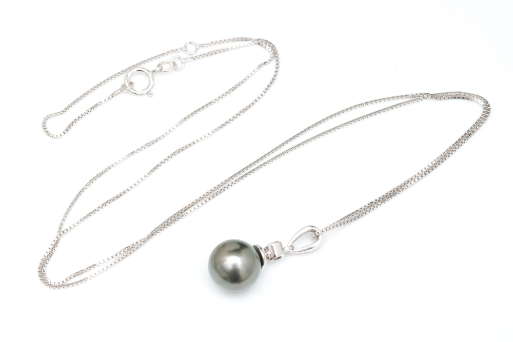 Sterling Silver and Dyed Akoya Pearl Pendant with Chain