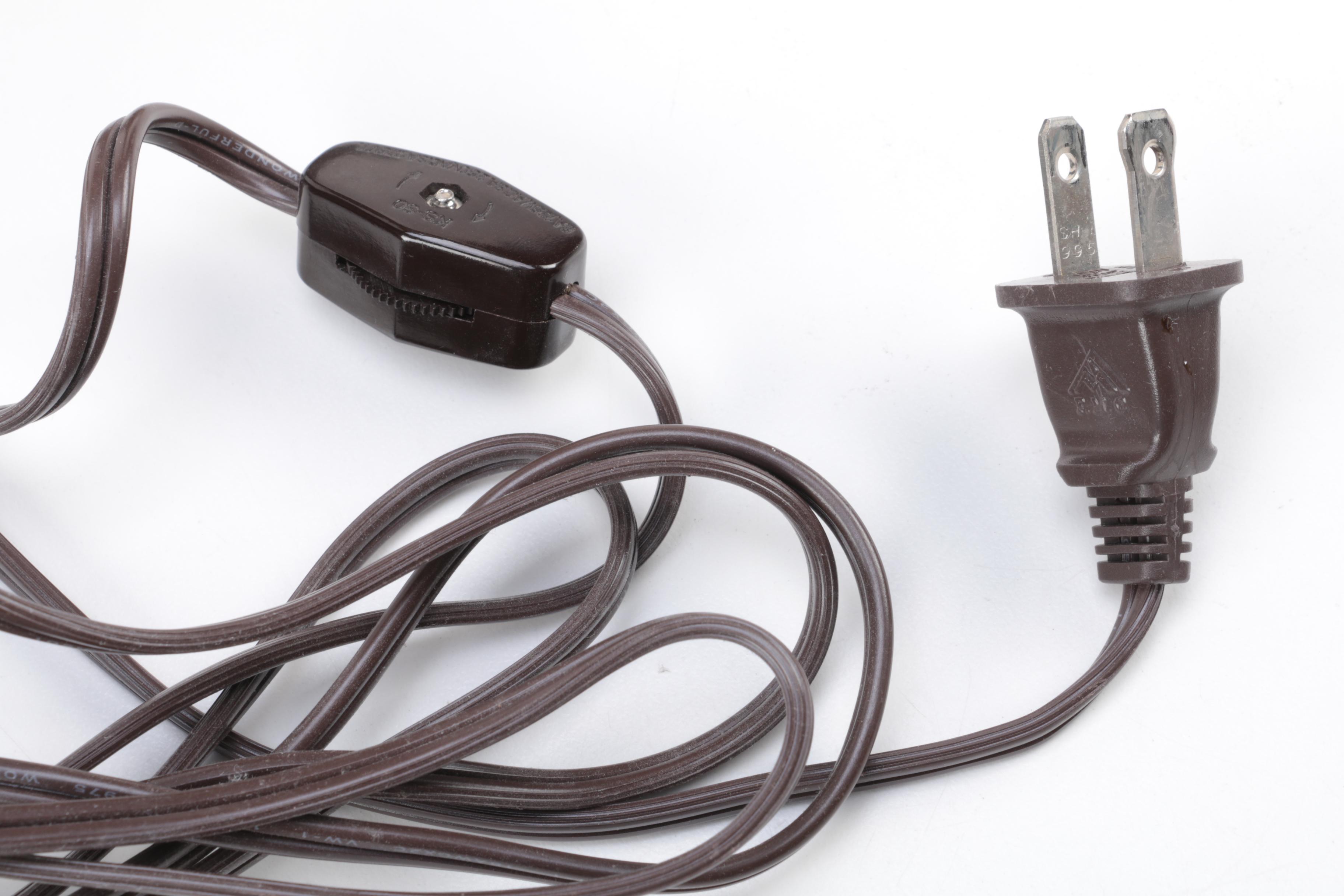 Tiffany Style Slag Glass Accent Lamp