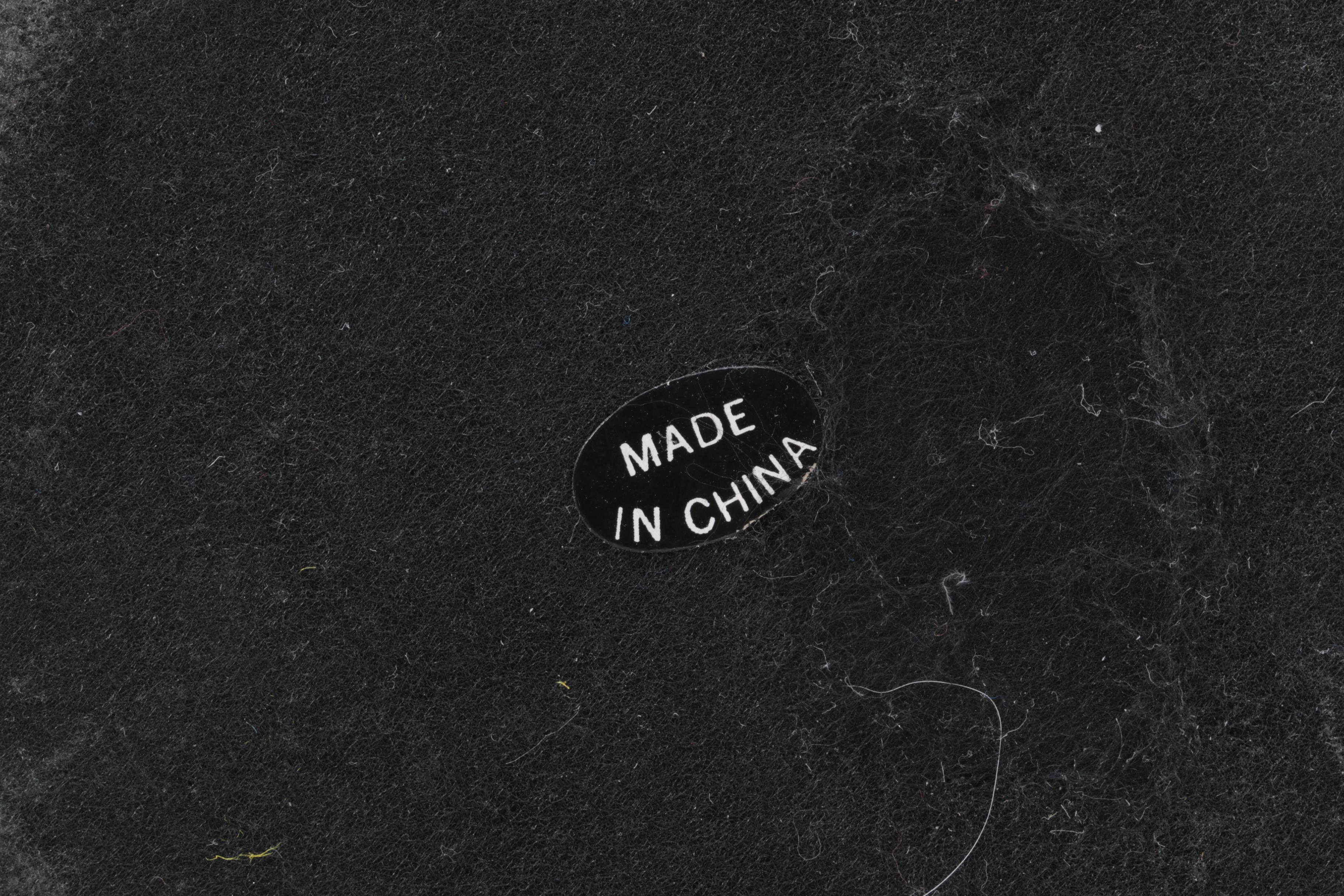 Tiffany Style Slag Glass Accent Lamp