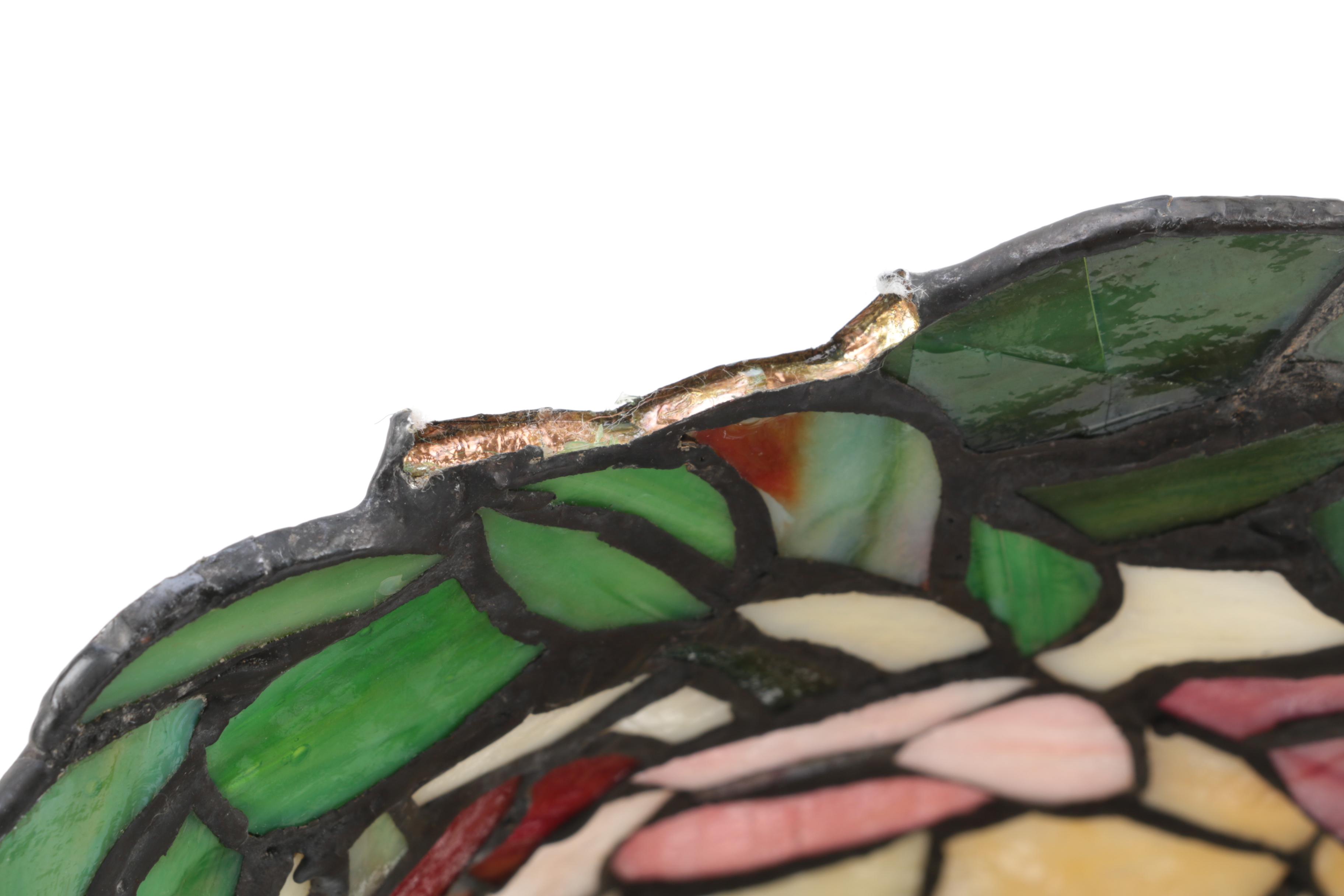 Tiffany Style Slag Glass Accent Lamp