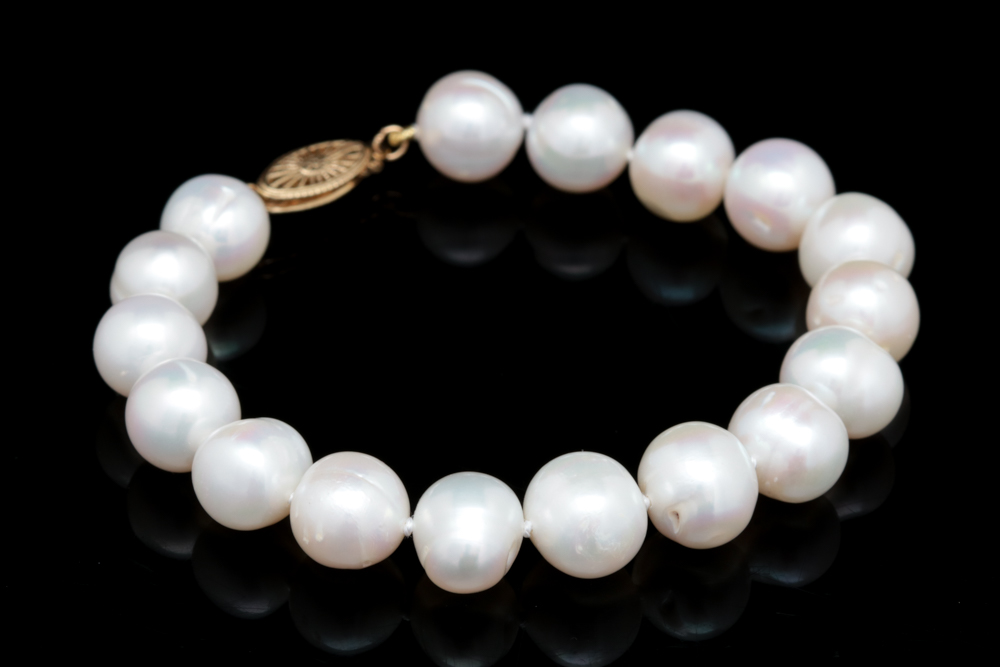14K Yellow Gold and Freshwater Pearl Bracelet