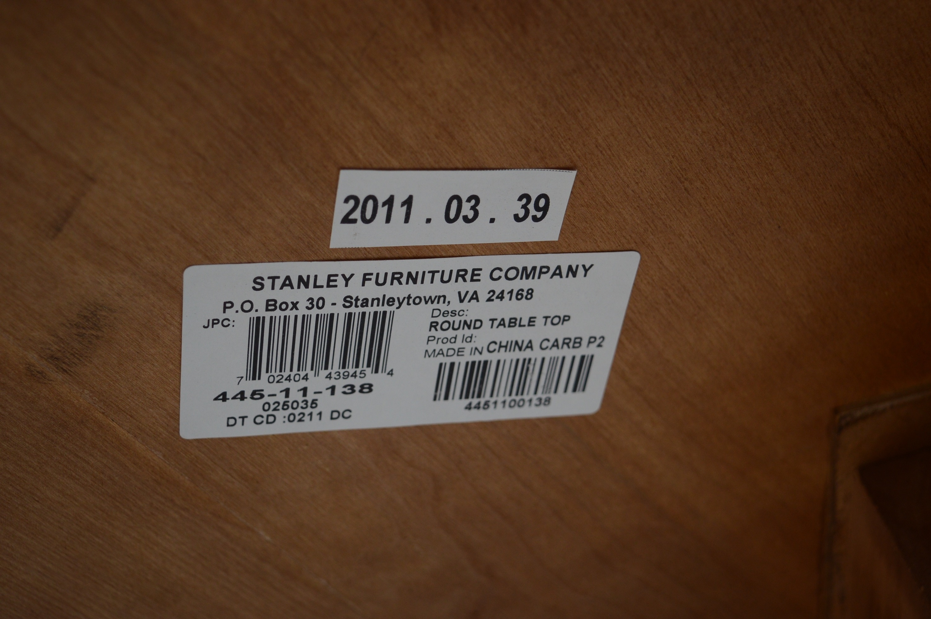 Stanley Dining Table with Linear Leaves