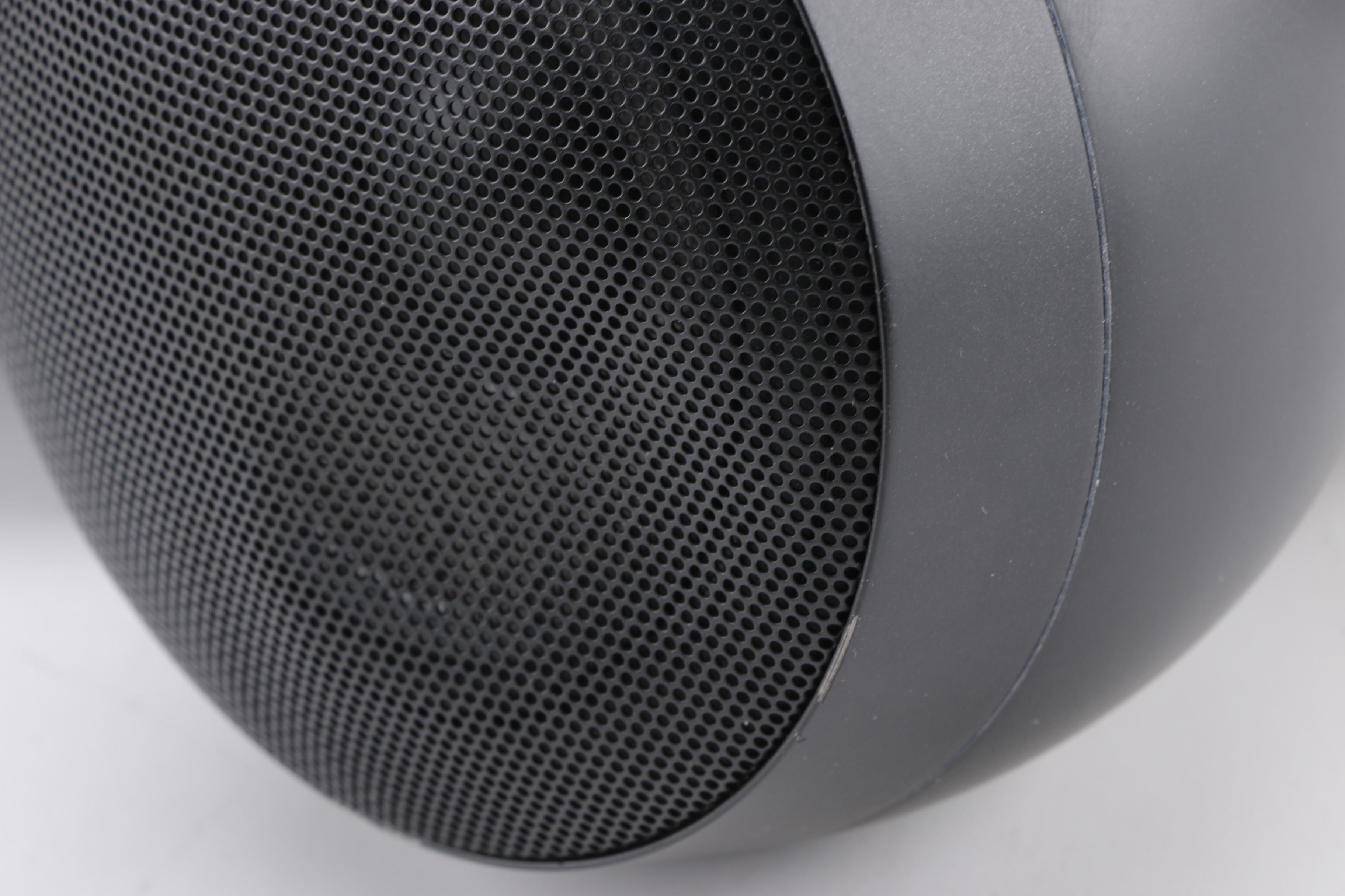 Anthony Gallo Acoustics Speaker and Remote