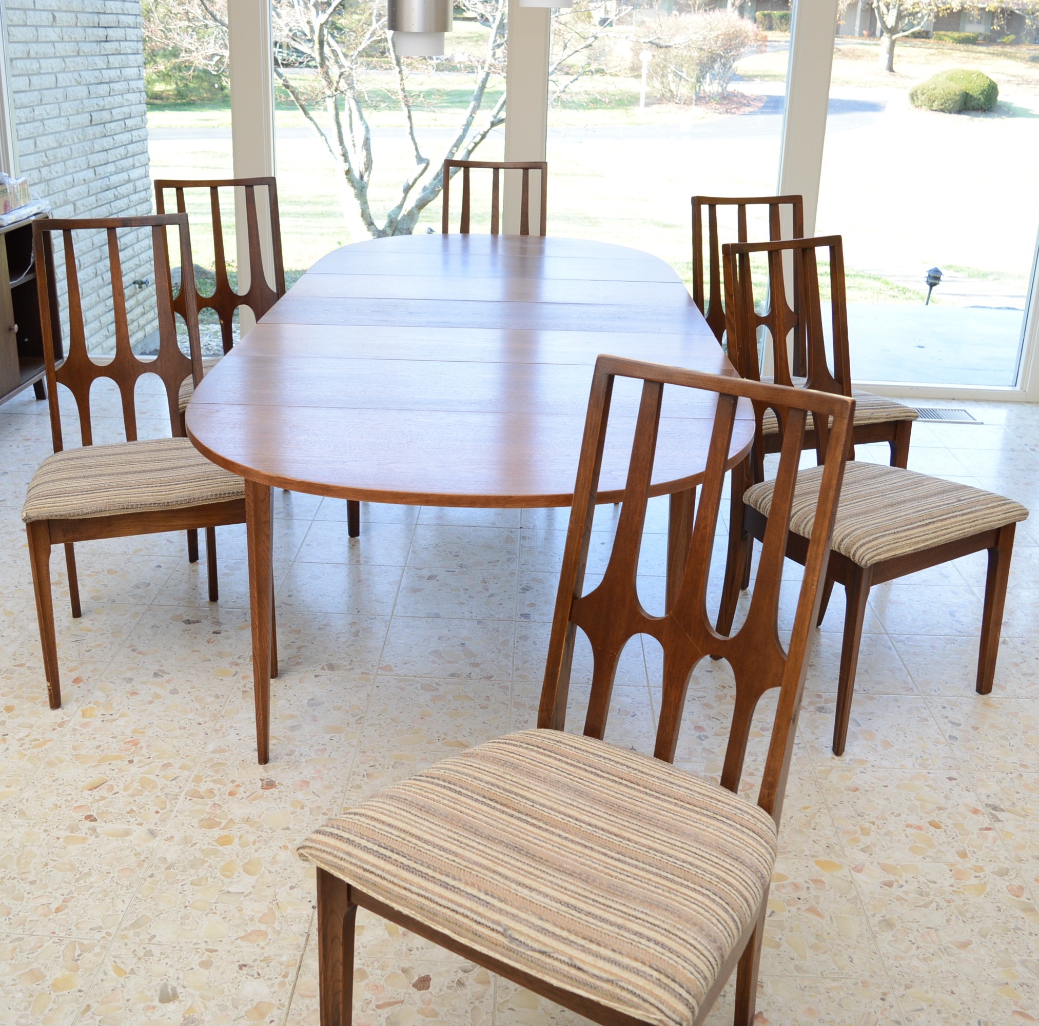 Broyhill Brasilia Drop Leaf Dining Table and Six Chairs