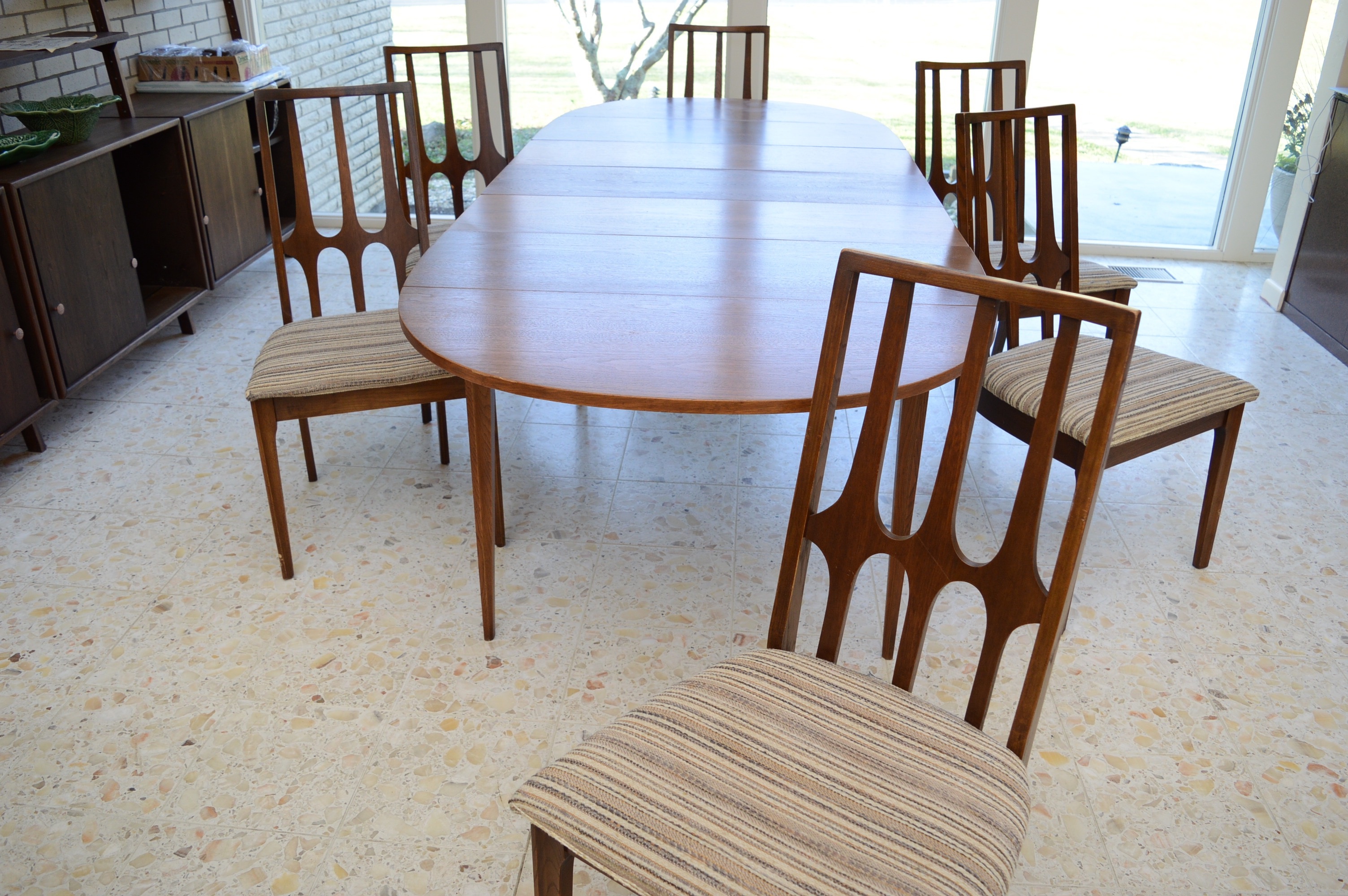 Broyhill Brasilia Drop Leaf Dining Table and Six Chairs