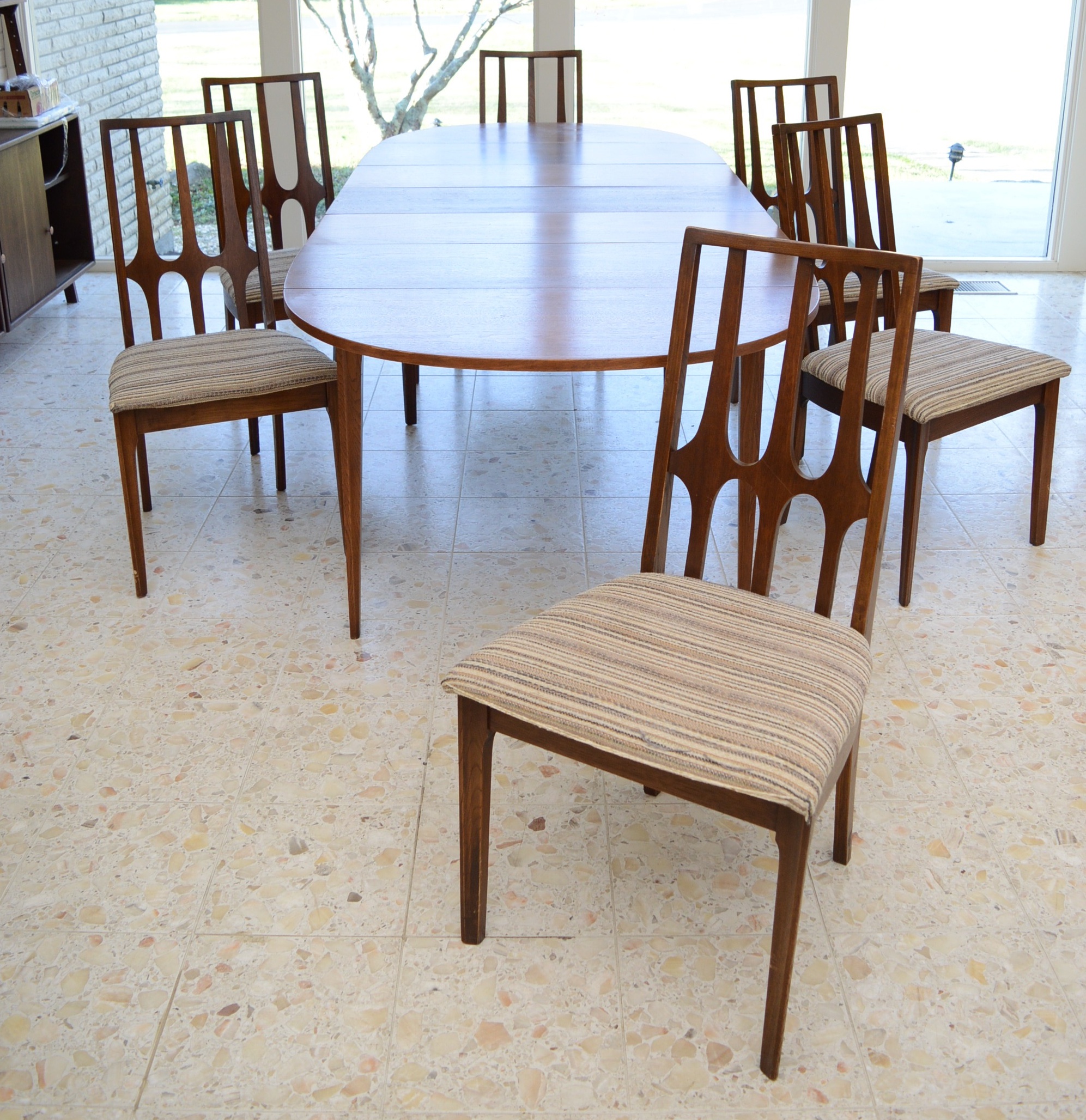 Broyhill Brasilia Drop Leaf Dining Table and Six Chairs