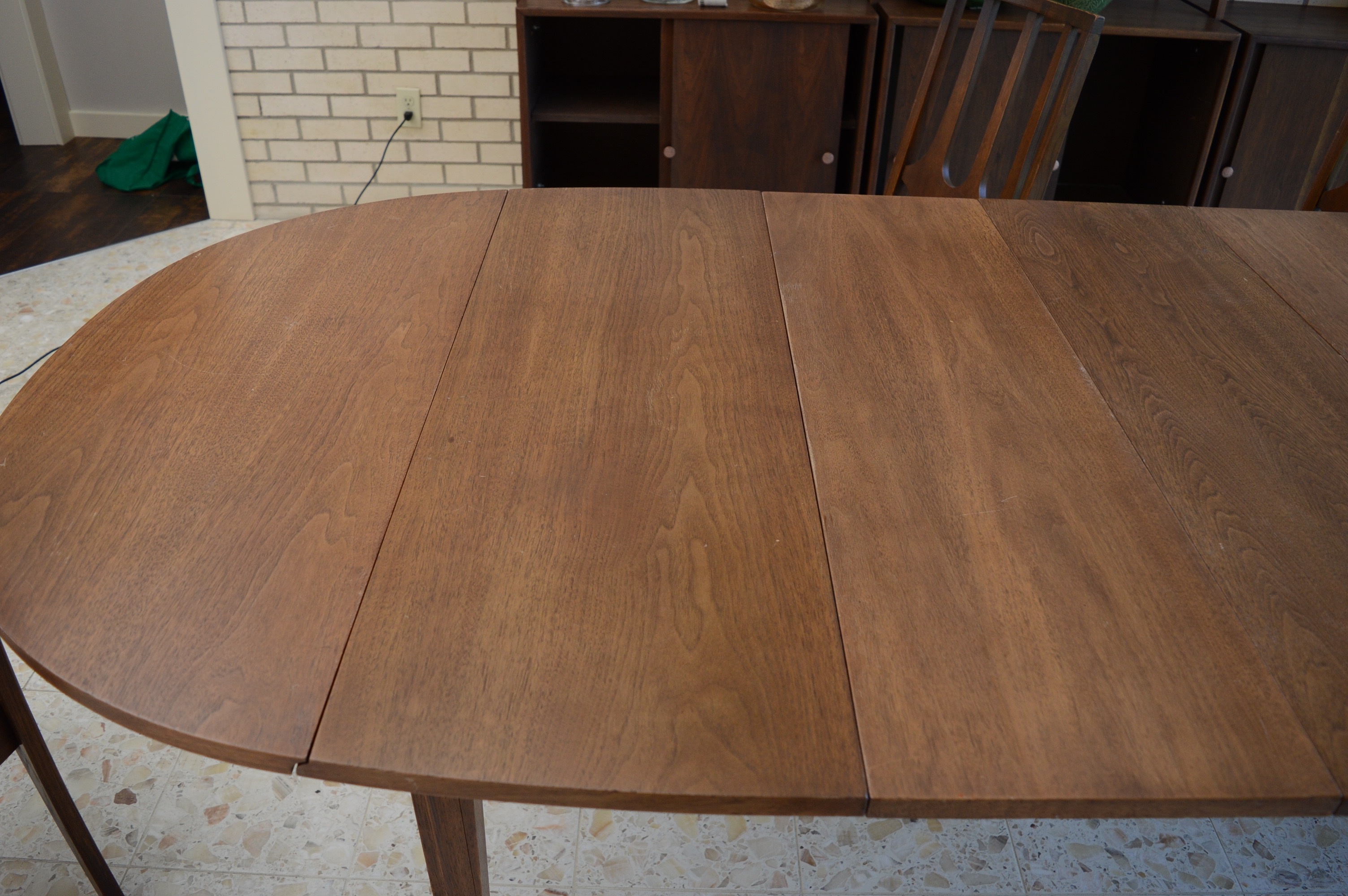 Broyhill Brasilia Drop Leaf Dining Table and Six Chairs