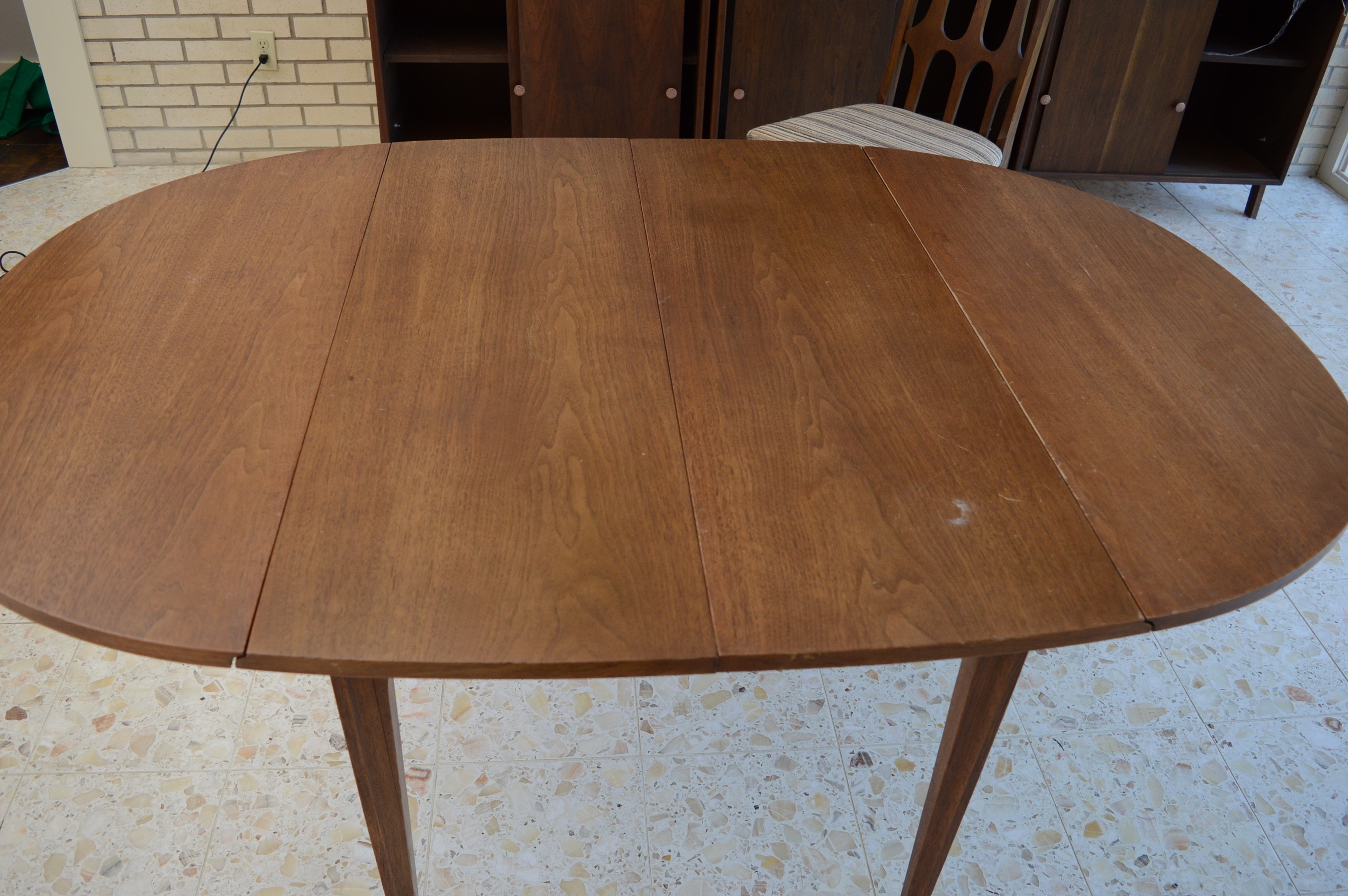 Broyhill Brasilia Drop Leaf Dining Table and Six Chairs