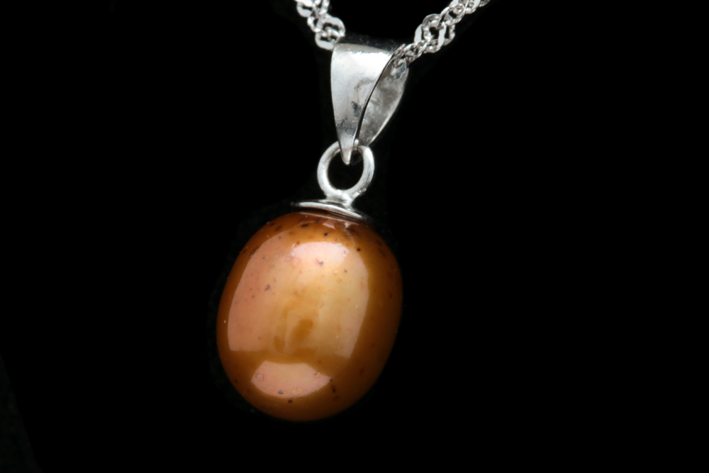 Sterling Silver and Dyed Freshwater Pearl Pendant with Chain