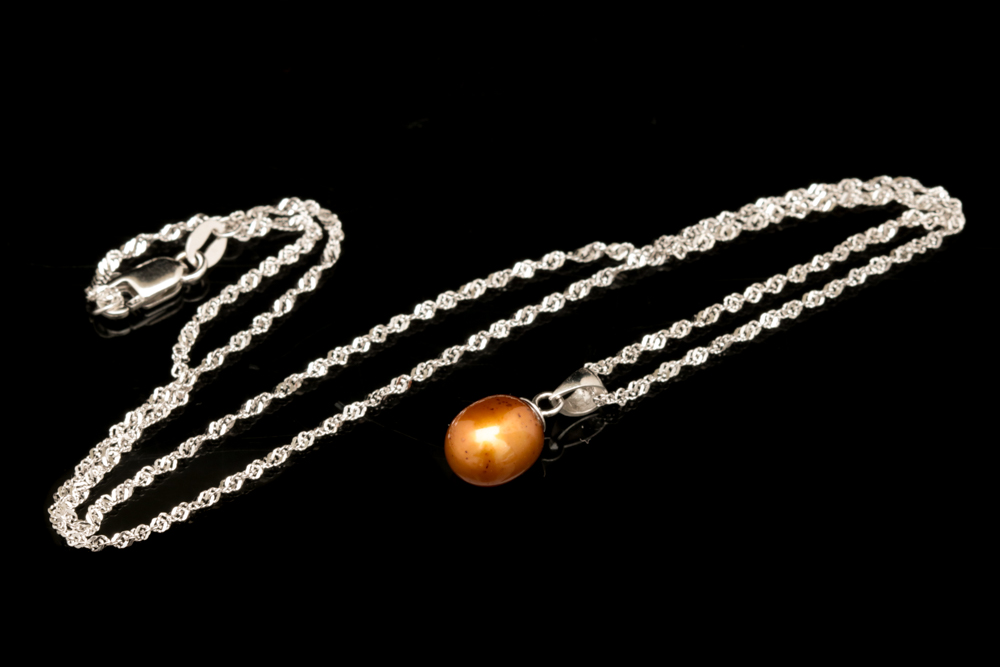 Sterling Silver and Dyed Freshwater Pearl Pendant with Chain