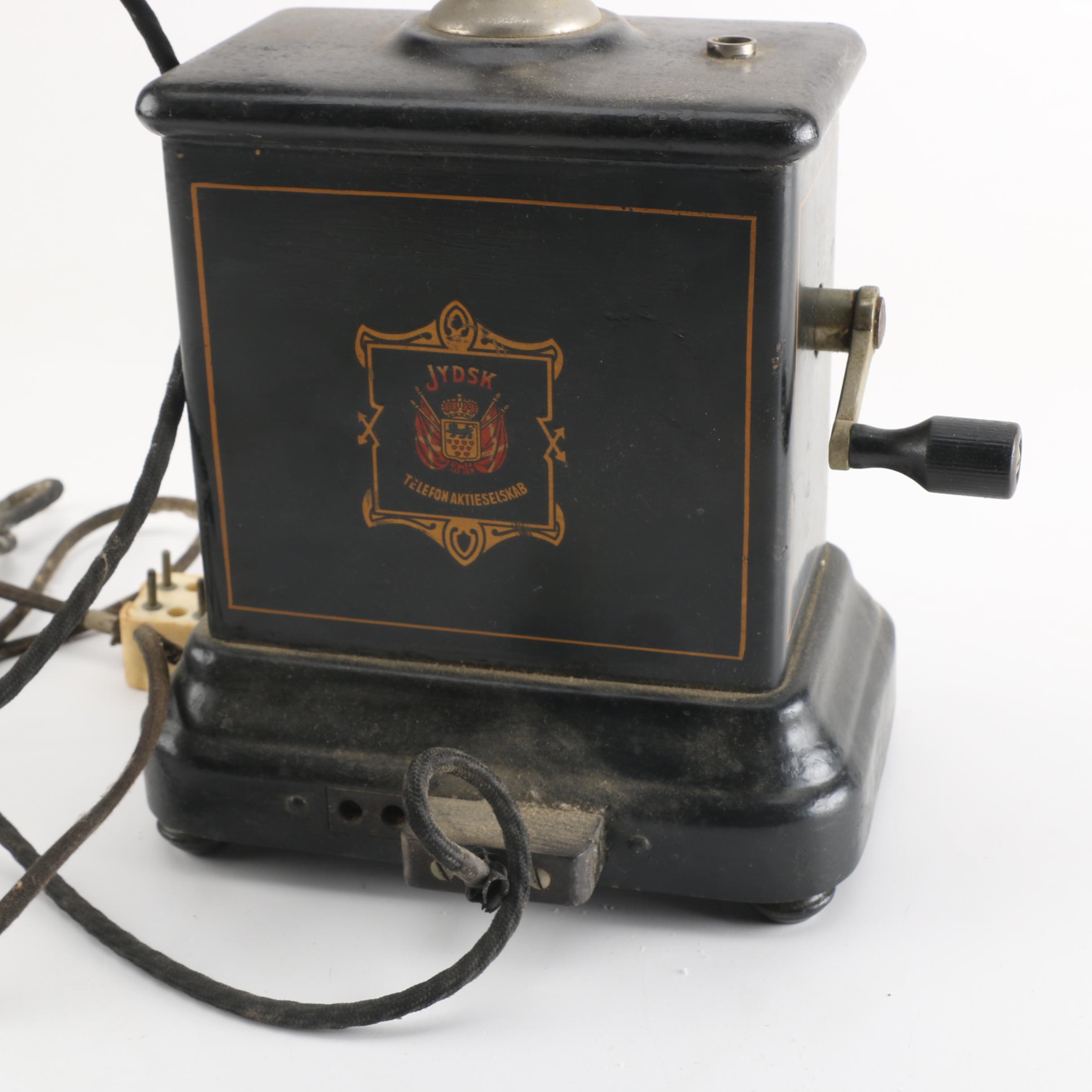 Vintage Black Cradle Telephone