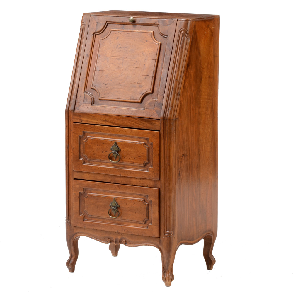 Petite Italian Secretary