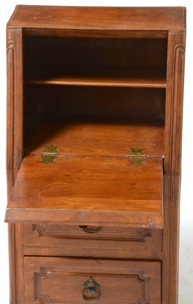 Petite Italian Secretary