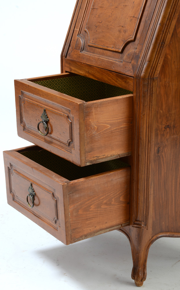 Petite Italian Secretary