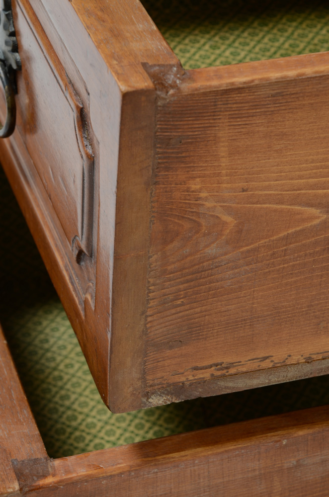 Petite Italian Secretary