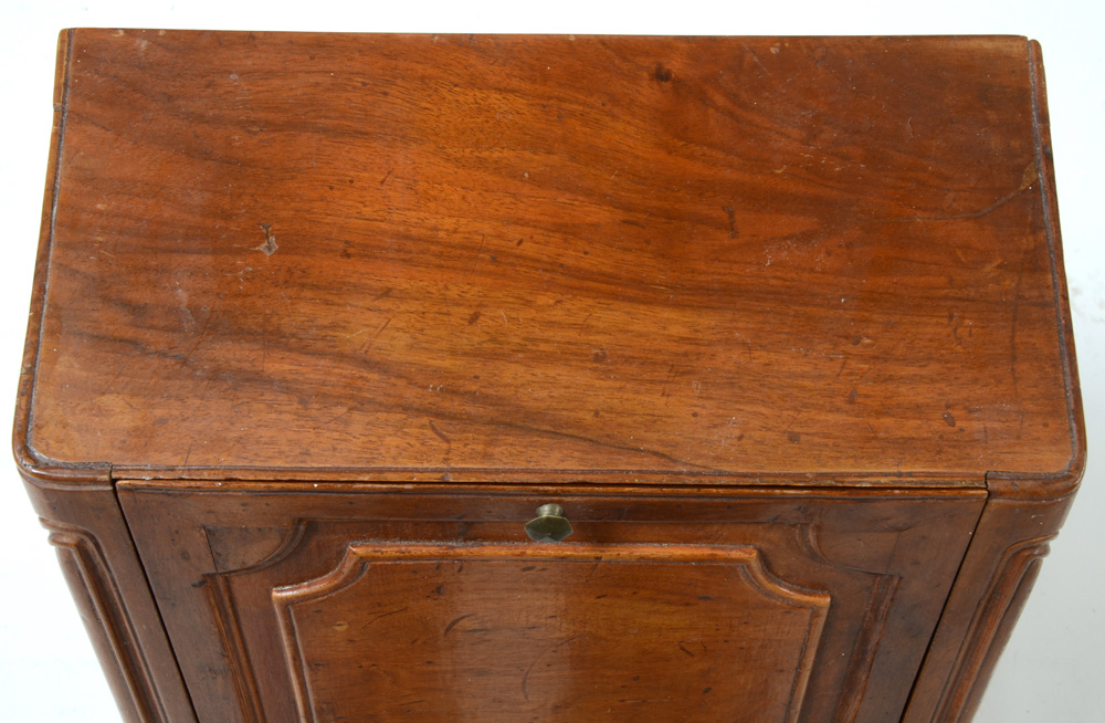 Petite Italian Secretary