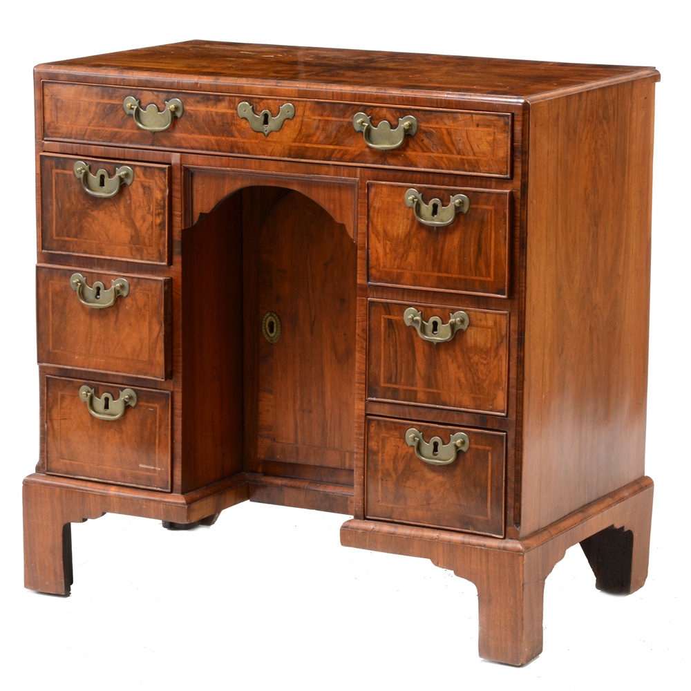 Antique George III Kneehole Dressing Table in Walnut
