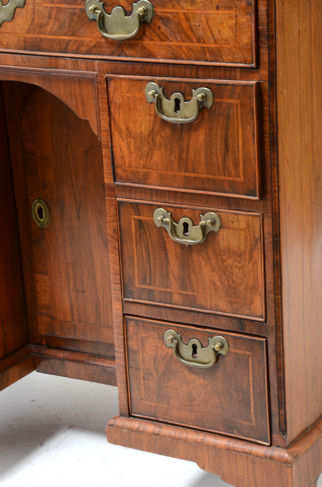 Antique George III Kneehole Dressing Table in Walnut