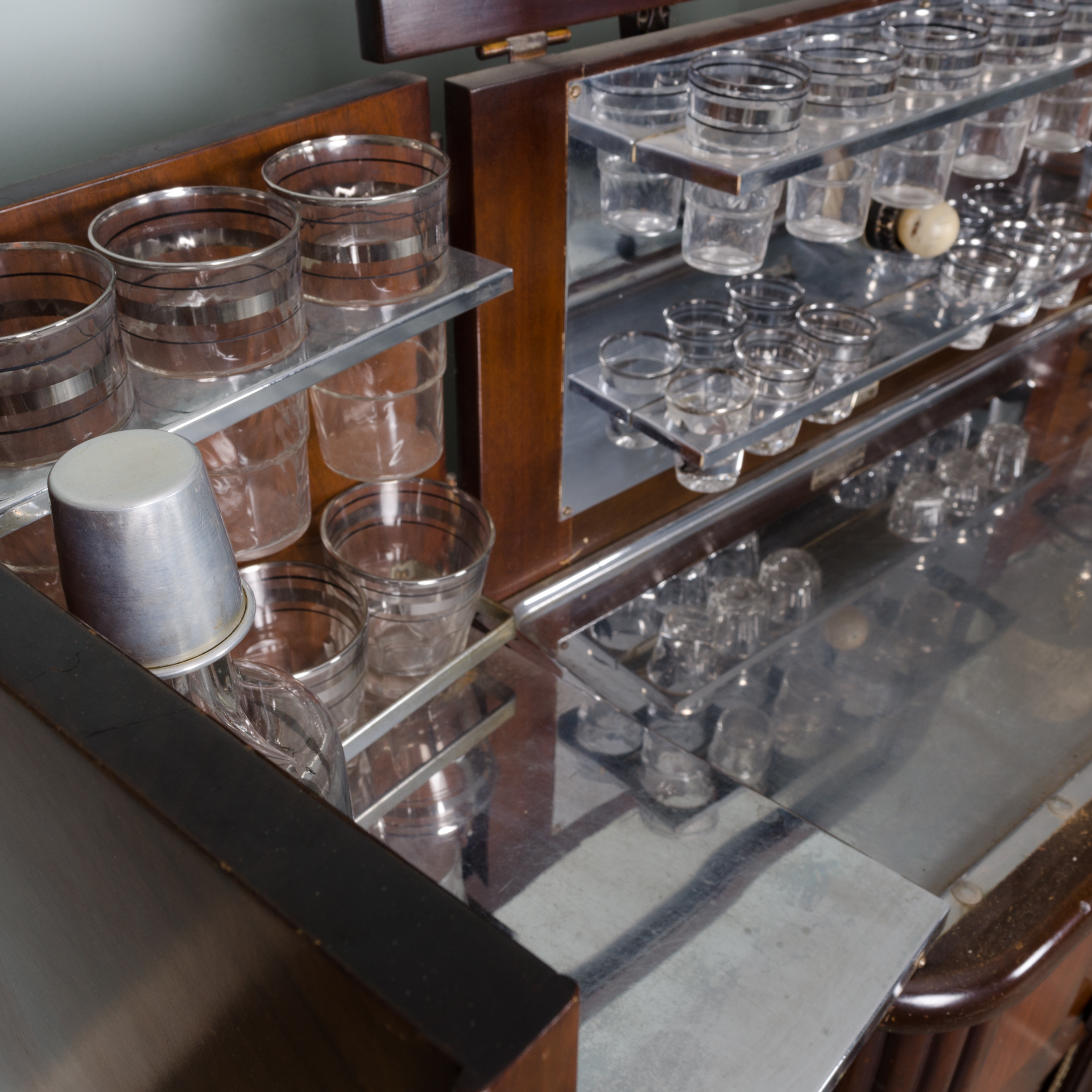 Art Deco "Radiobar" by Philco