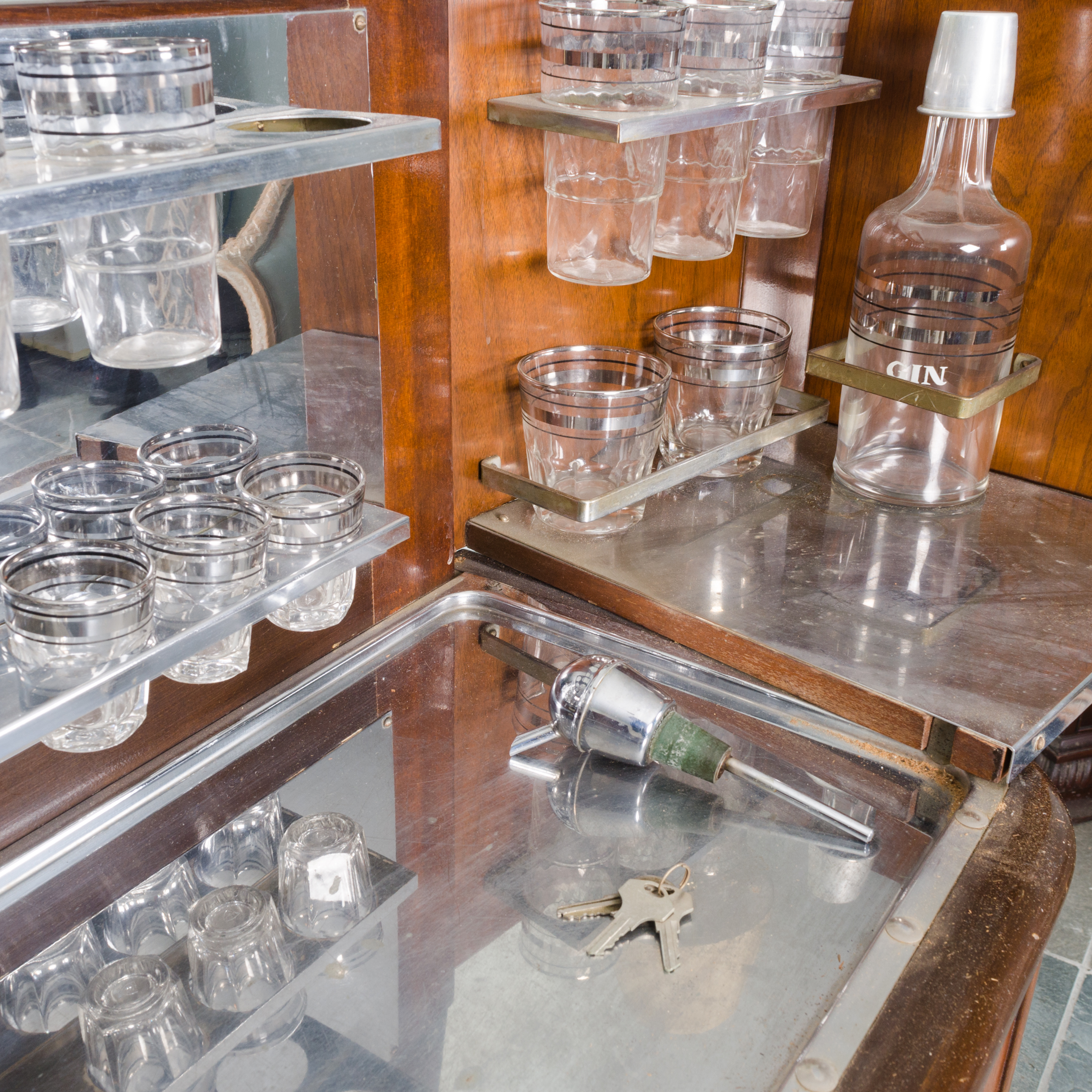 Art Deco "Radiobar" by Philco