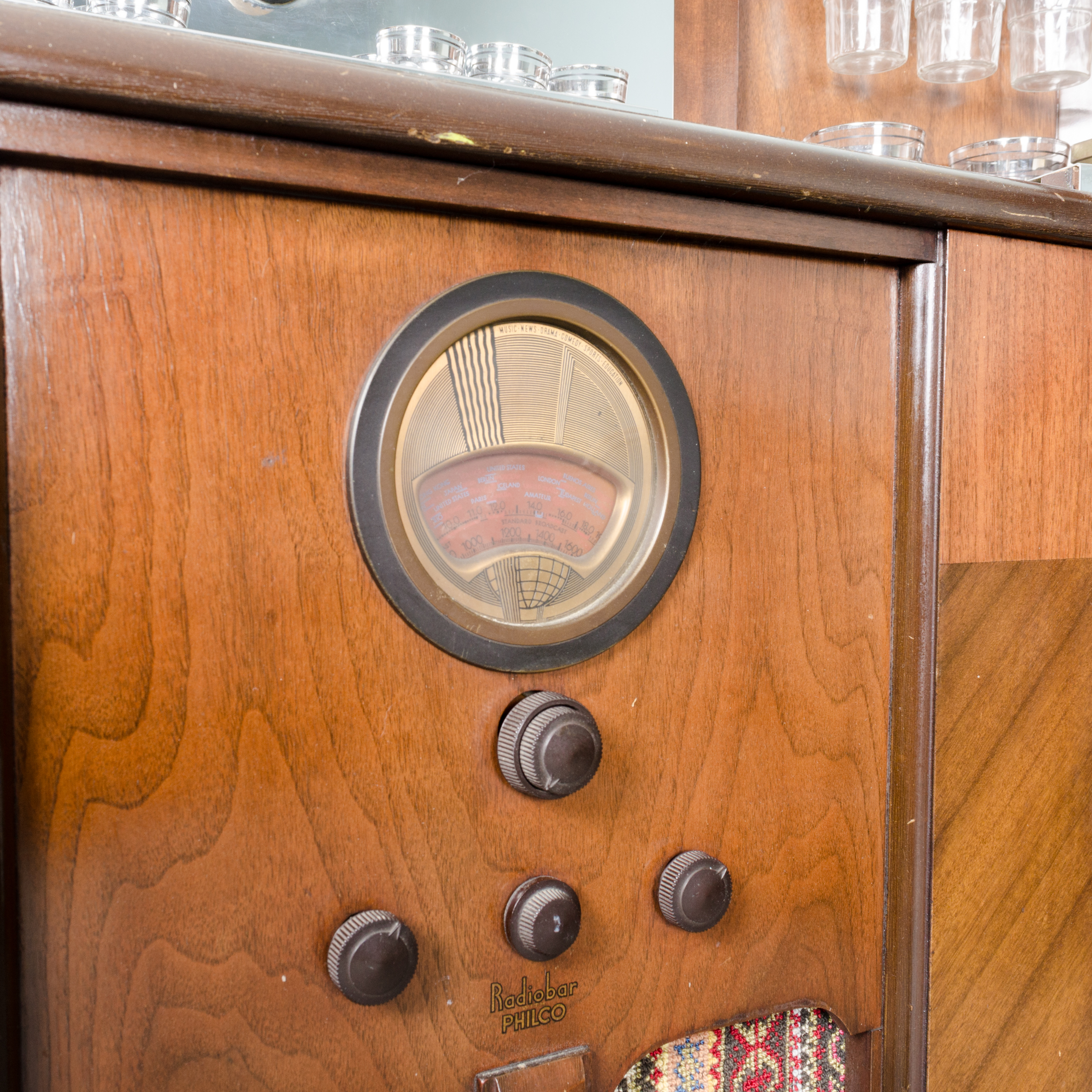 Art Deco "Radiobar" by Philco