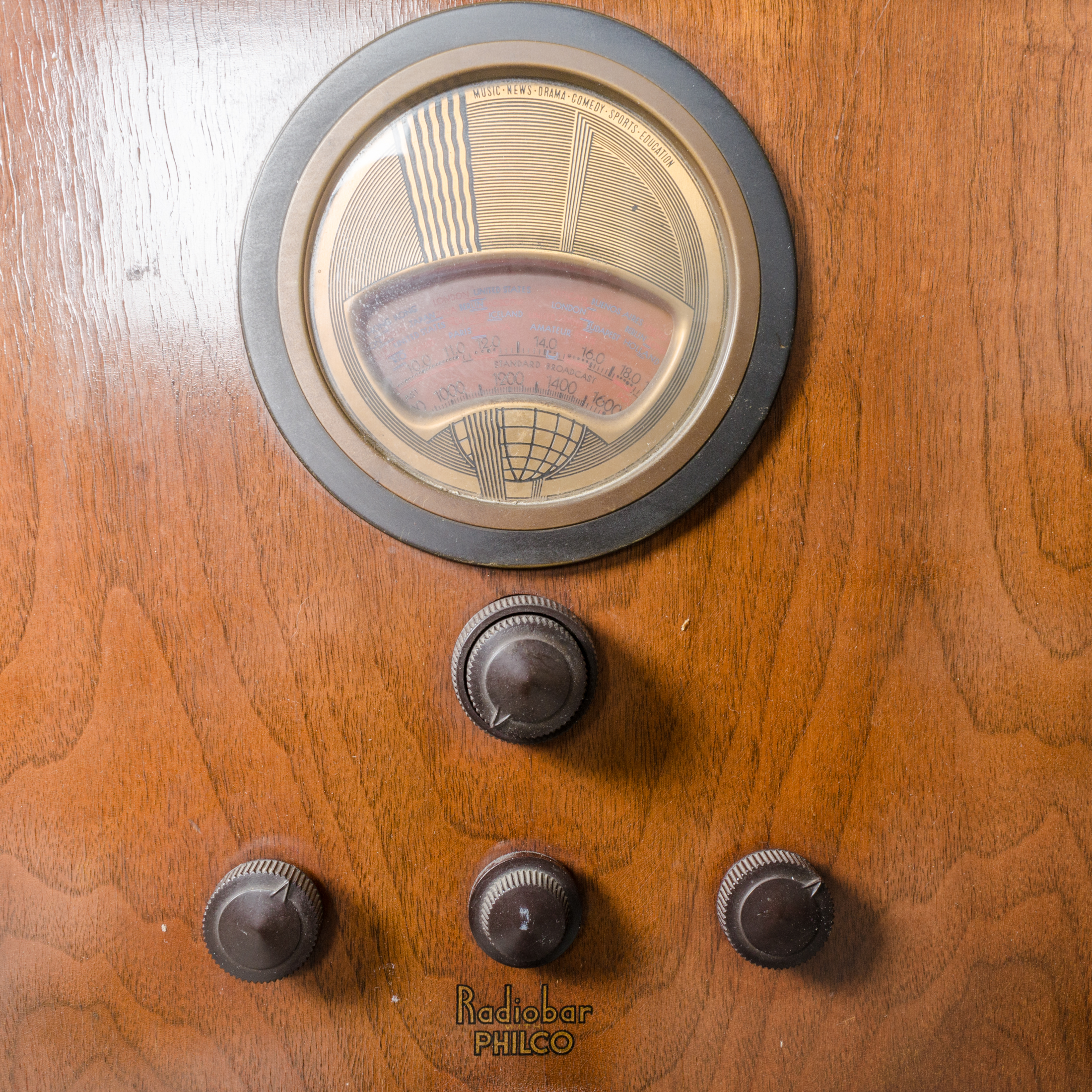 Art Deco "Radiobar" by Philco